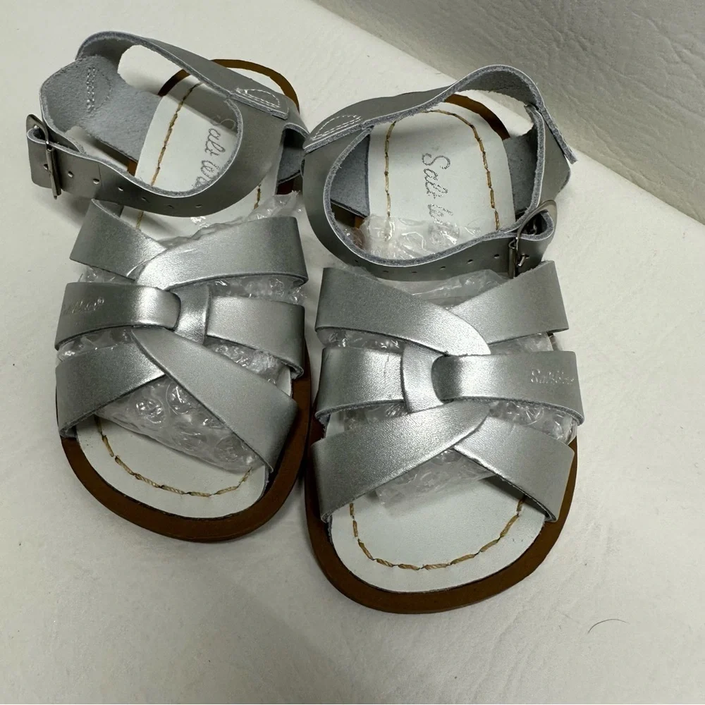 Salt water original Silver toddlers Sandals size 6